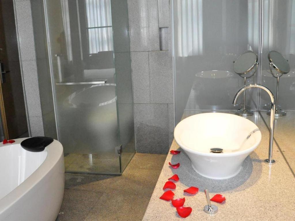 Guangzhou Carat Hotel Esterno foto